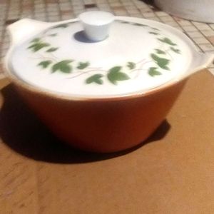 Vintg Ceranord Gourmet de Paris Round Ovenware Baking Dish With Lid.Great condit